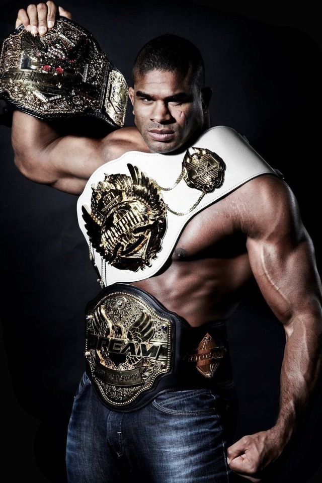 Известный UFC боец Алистер Оверим