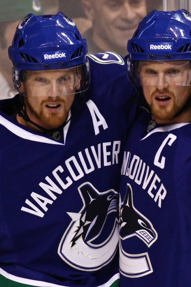 Хоккеист Даниэль Седин и его брат