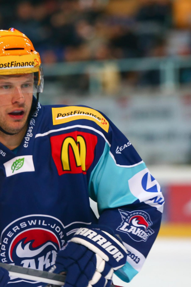 Хоккеист Оттавы Джейсон Спецца