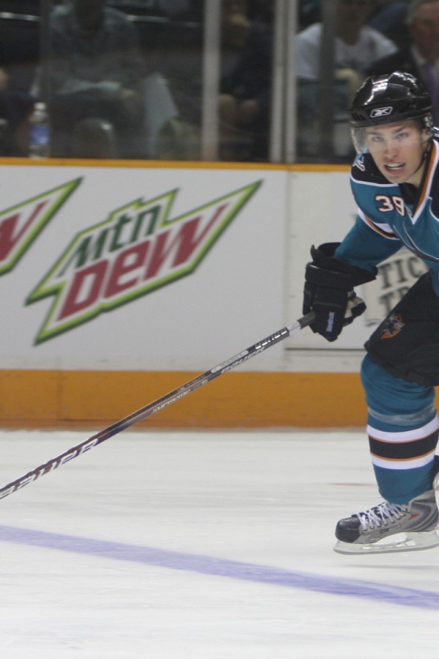 Игрок Сан-Хосе Логан Кутюр