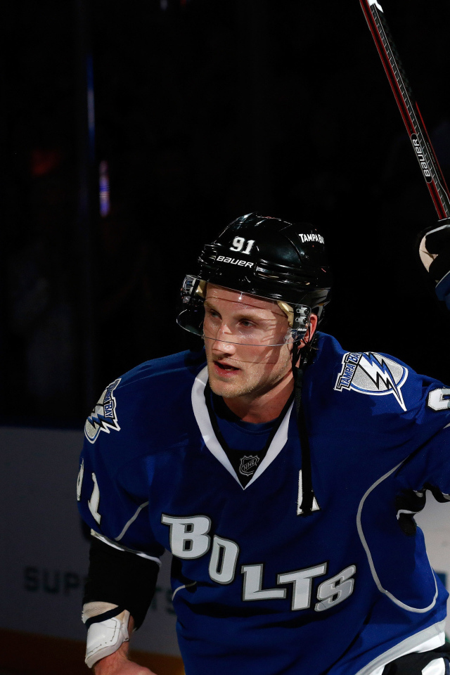 Стивен Стэмкос на льду