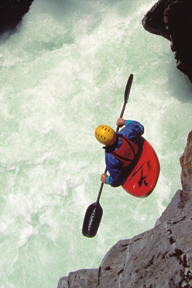 Спуск по горной реке