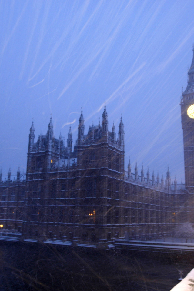 Snow blizzard in London