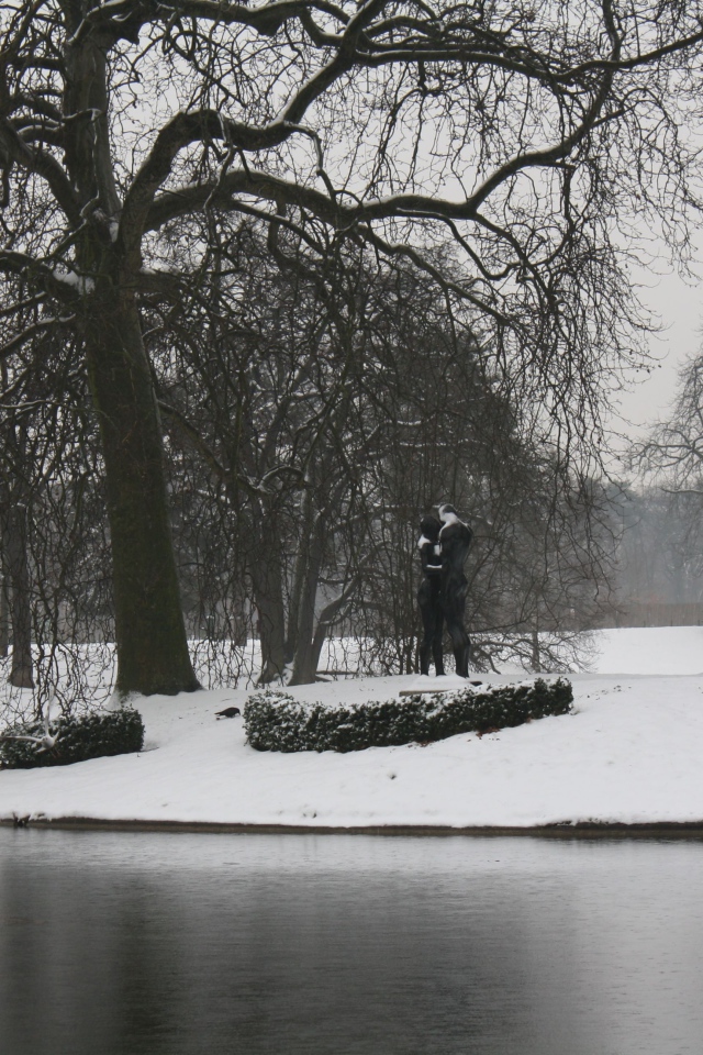 Snow in Paris in the park