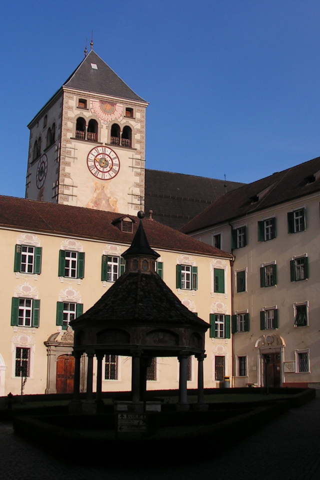 Площадь в городе Нойштифт, Австрия