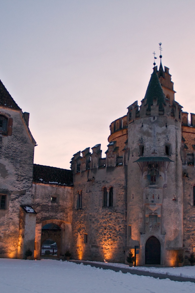 Замок в городе Нойштифт, Австрия