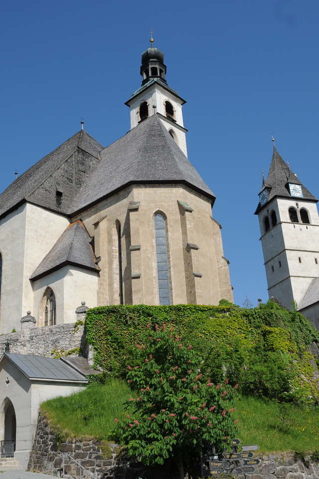 Церковь на курорте Китцбюэль, Австрия