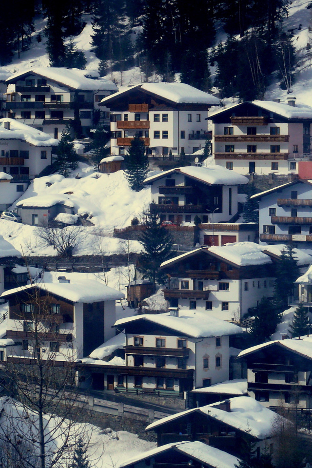 Городские улицы на горнолыжном курорте Сант Антон, Австрия