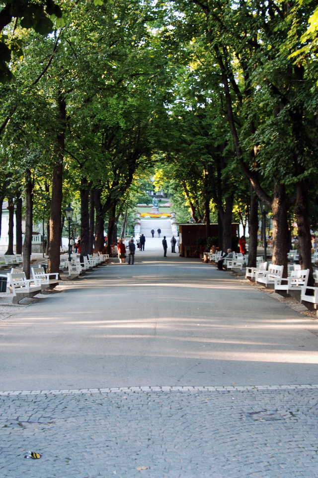 Вход в парк на курорте Баден, Австрия