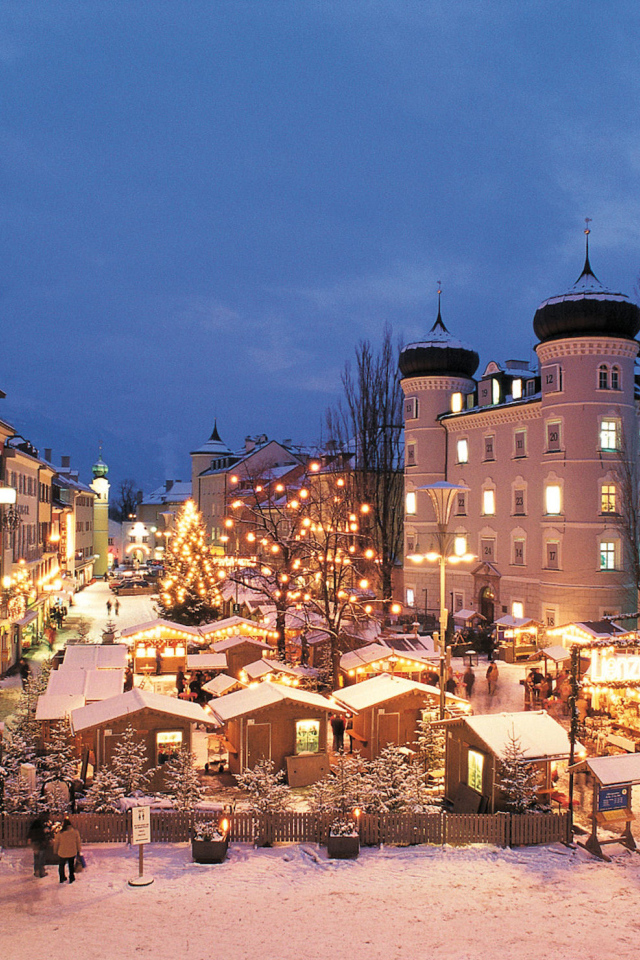 Вечерние огни на курорте Лиенц, Австрия
