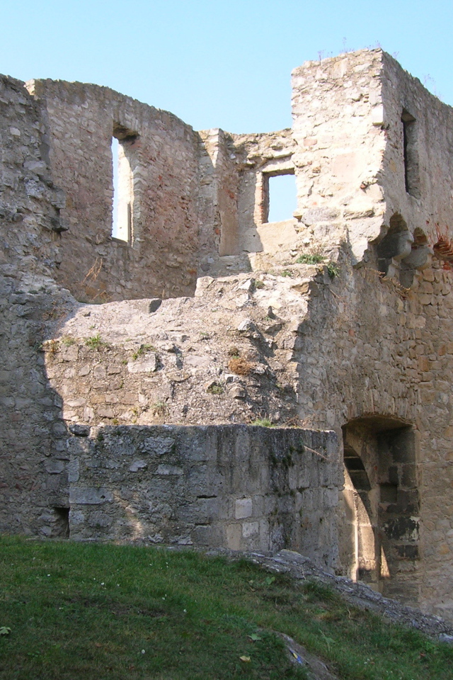Крепостная стена в городе Гайнберг, Австрия