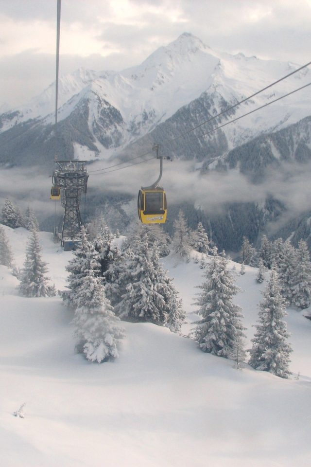 Подъемник на горнолыжном курорте Майрхофен, Австрия