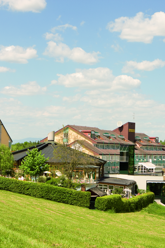 Роскошный отель на курорте Бад Лойперсдорф, Австрия