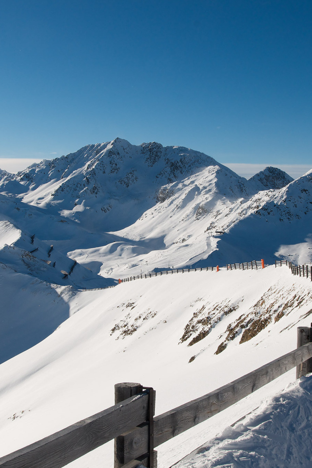 Горная дорога на горнолыжном курорте Серфаус, Австрия