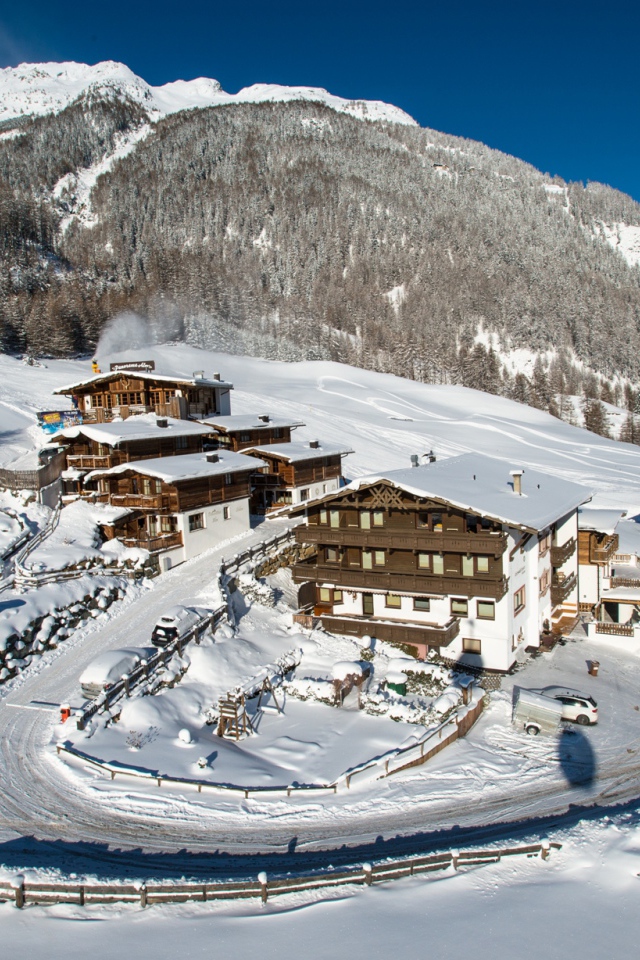 Горная дорога на горнолыжном курорте Зёльден, Австрия