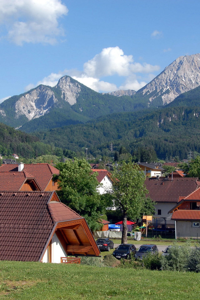 Панорама города на курорте Фаакер-Зее, Австрия