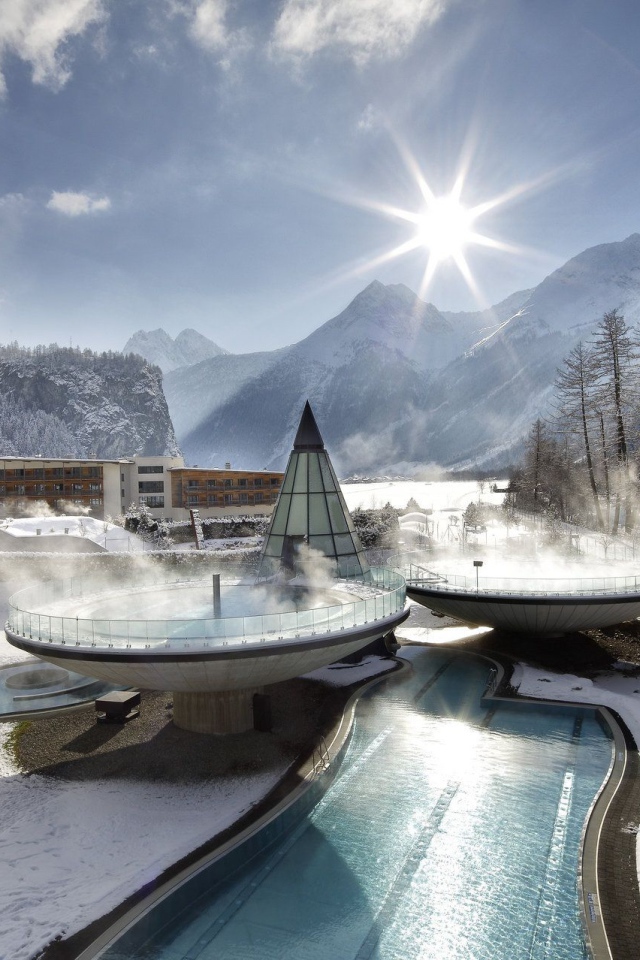 Бассейн на горнолыжном курорте Зёльден, Австрия