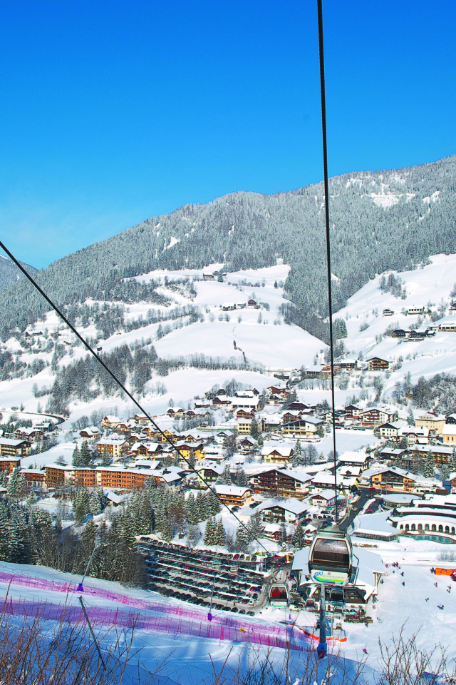 Подъемник зимой на горнолыжном курорте Бад Кляйнкирххайм, Австрия