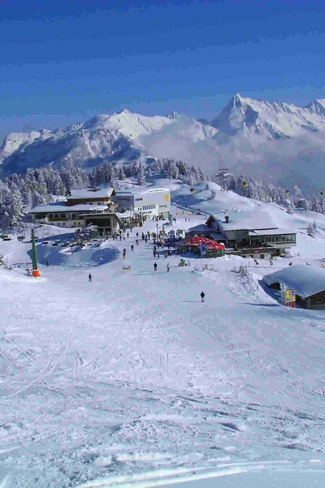 Лыжная трасса на горнолыжном курорте Майрхофен, Австрия