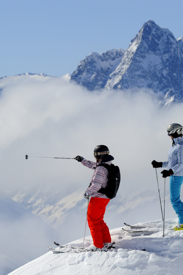 Лыжники на горнолыжном курорте Сант Антон, Австрия