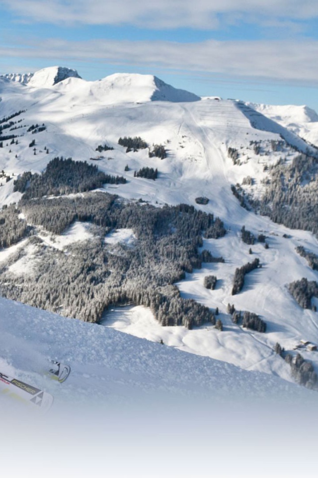 Катание на лыжах на горнолыжном курорте Заальбах Хинтерглем, Австрия