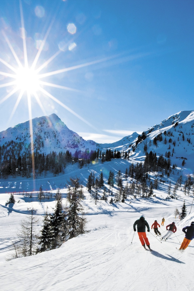 Катание на лыжах на горнолыжном курорте Шладминг, Австрия