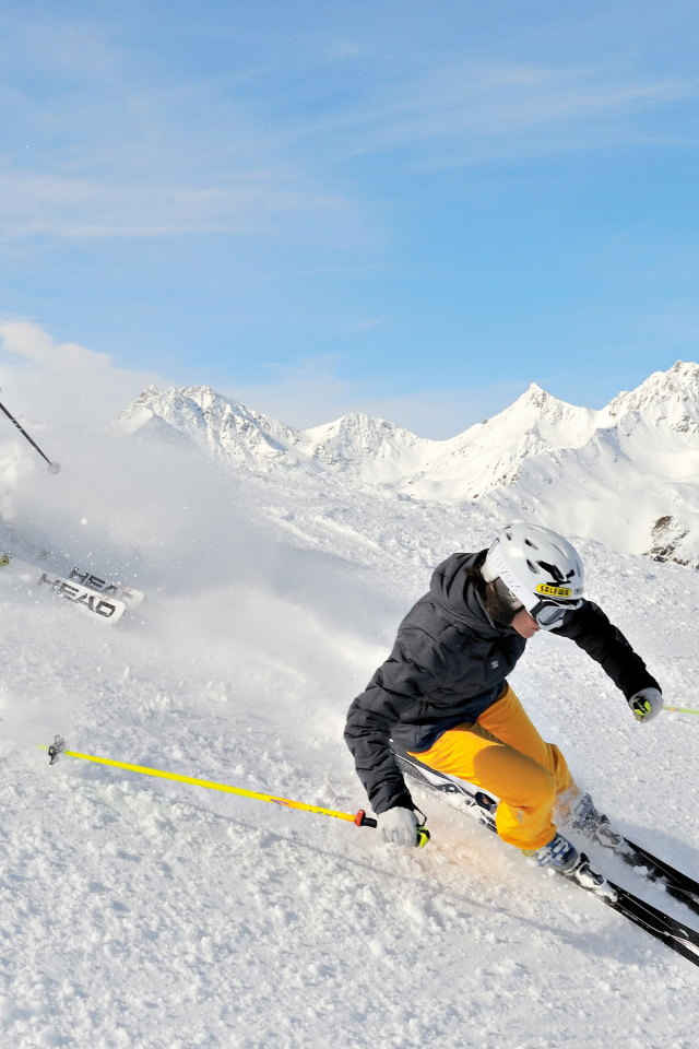 Катание на лыжах на горнолыжном курорте Серфаус, Австрия