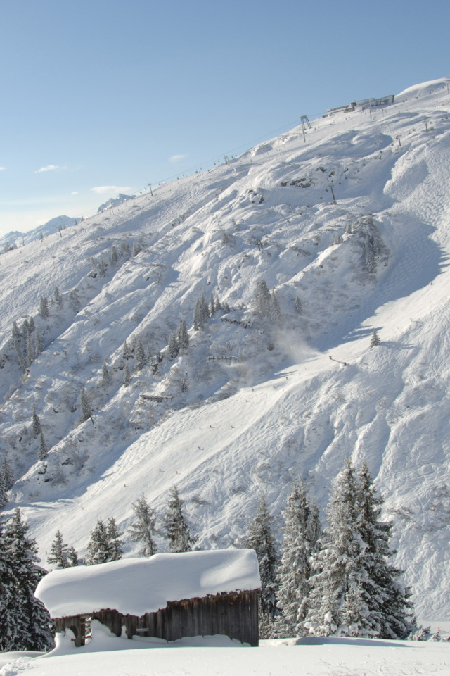 Заснеженный склон на горнолыжном курорте Сант Антон, Австрия