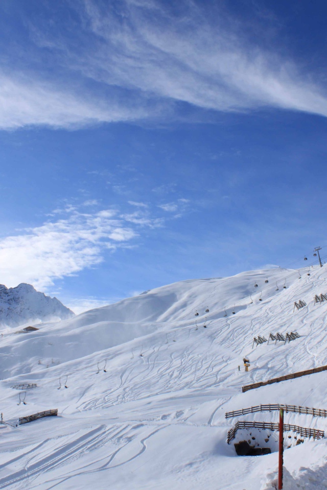Крутой склон на горнолыжном курорте Зёльден, Австрия