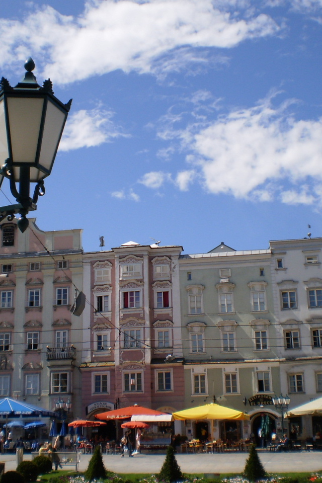 Уличный фонарь в городе Линц, Австрия