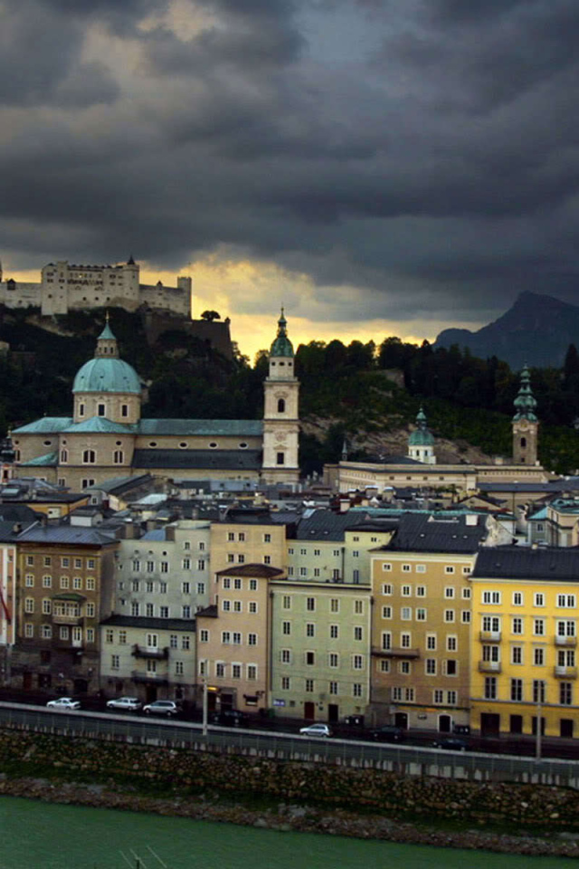 Закат в городе  Зальцбург, Австрия