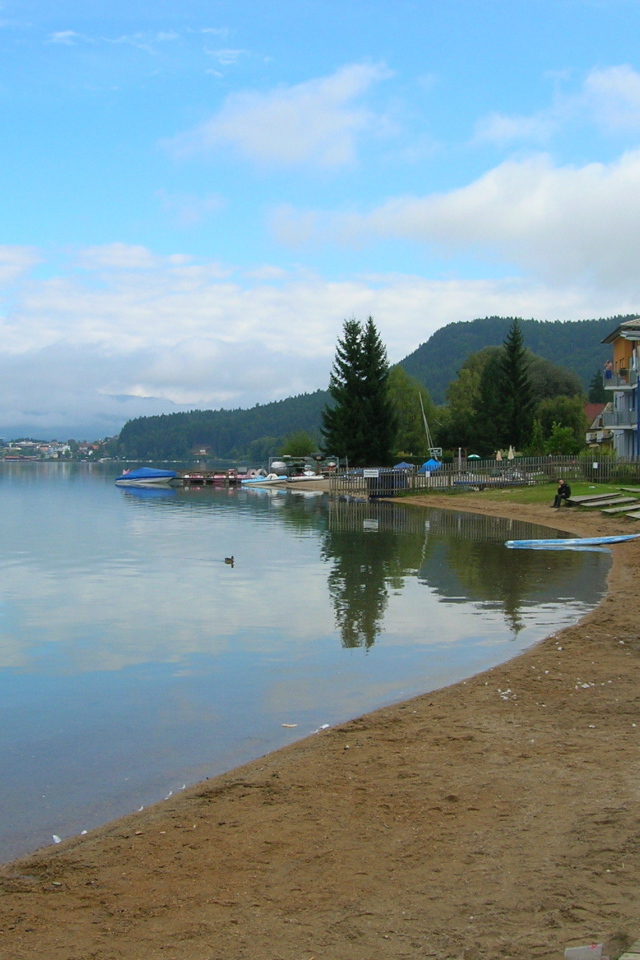 Пляж на курорте Фаакер-Зее, Австрия