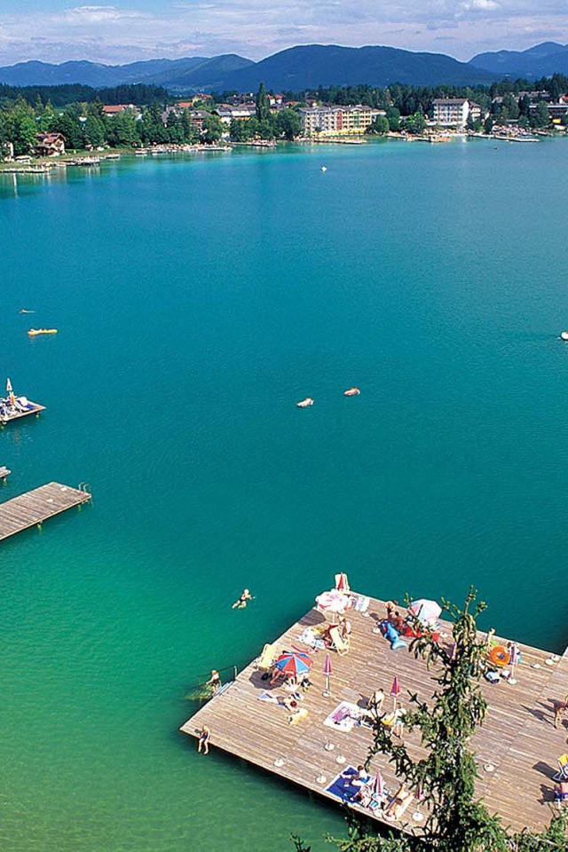 Бирюзовые воды озера Клопайнер Зее, Австрия