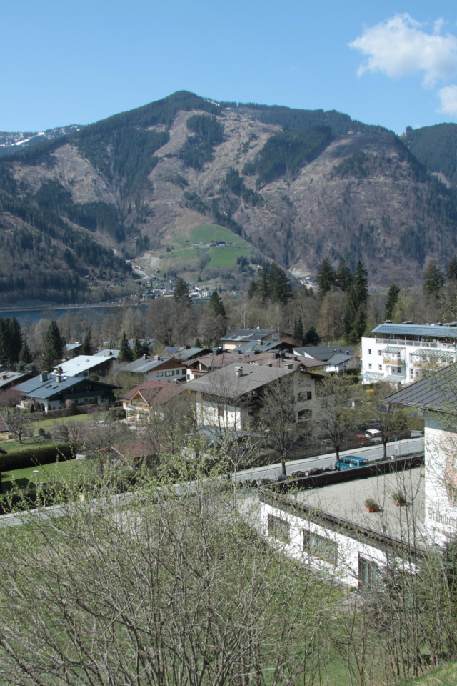 Городские здания на курорте Цель-ам-Зее, Австрия