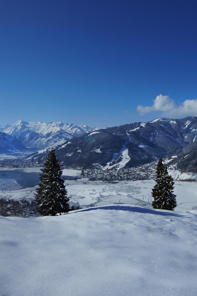 Зимний пейзаж на курорте Цель-ам-Зее, Австрия