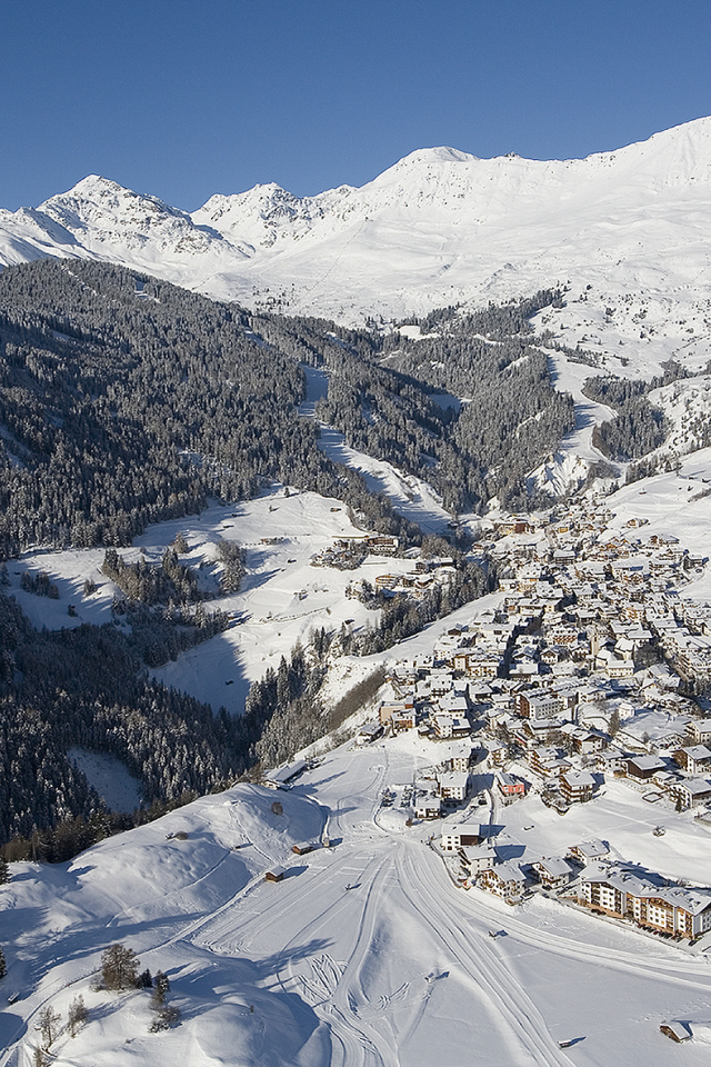 Зимний пейзаж на горнолыжном курорте Серфаус, Австрия
