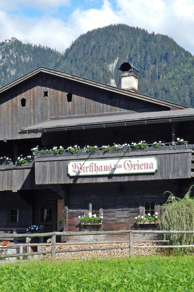 Деревянное здание на горнолыжном курорте Майрхофен, Австрия