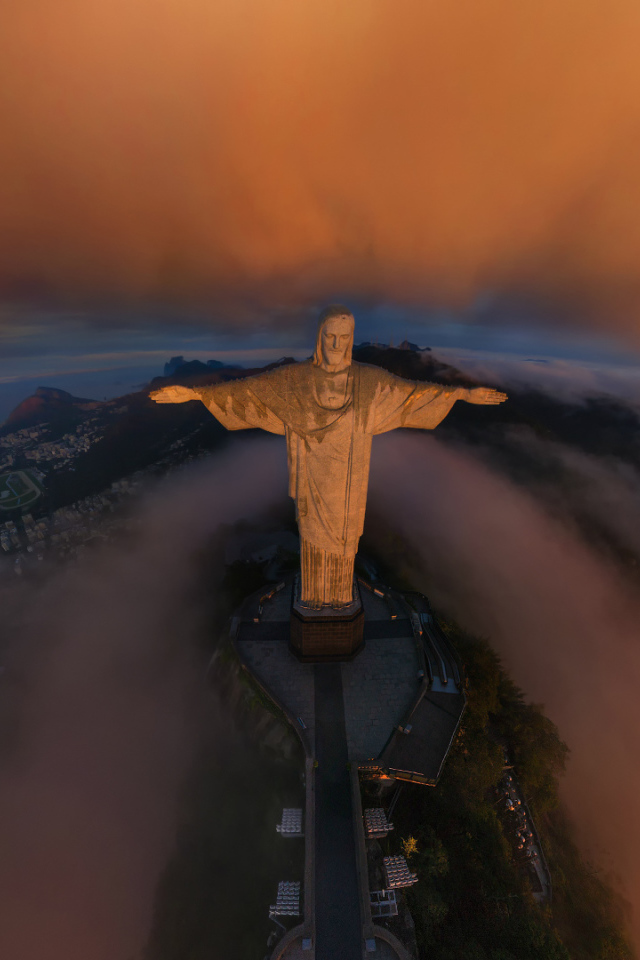 Статуя в городе Рио де жанейро