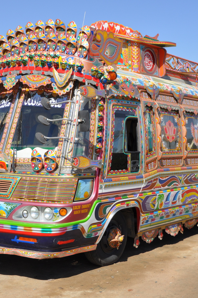 Автобус на курорте Эль Гуна, Египет