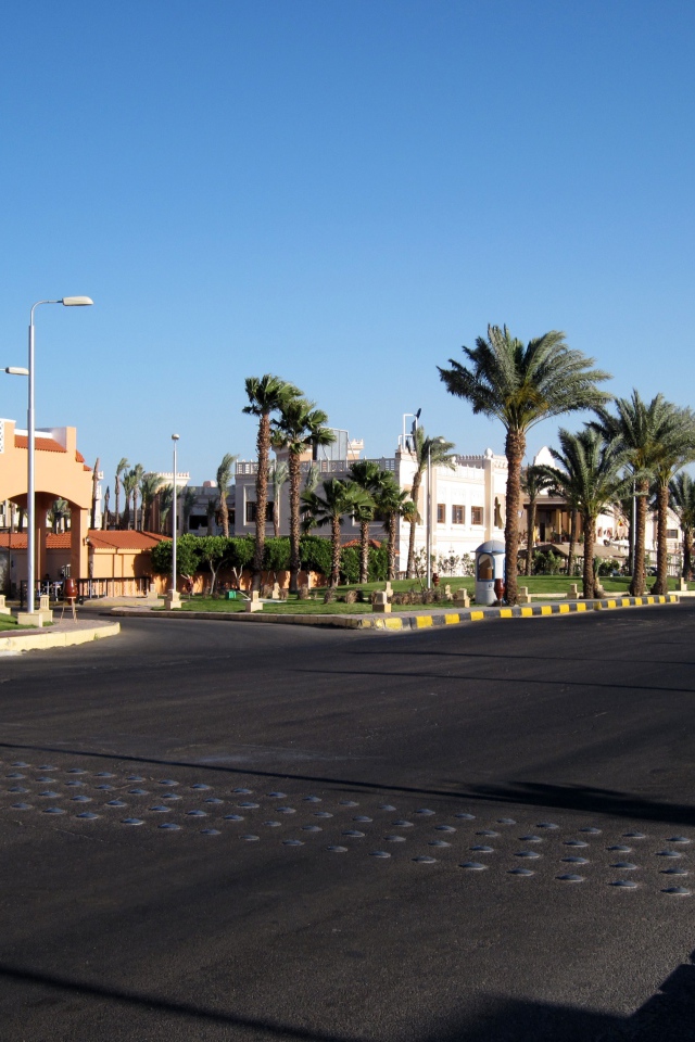 Прибрежная улица на курорте Хургада, Египет