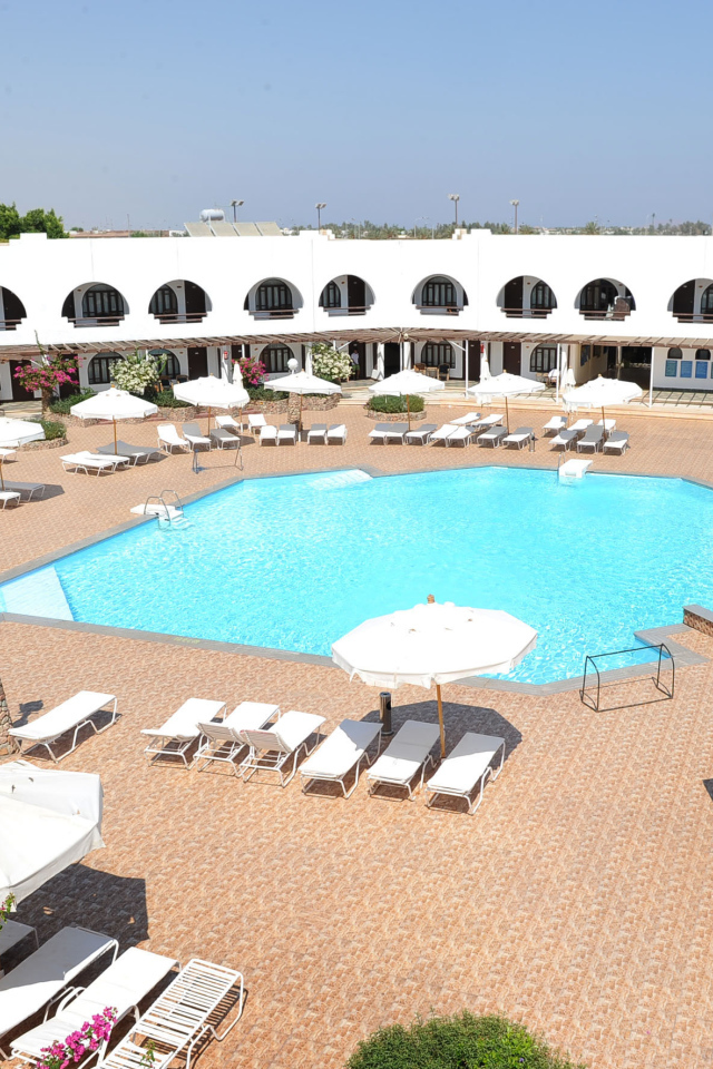 Бассейн в отеле на курорте Шарм эль Шейх, Египет