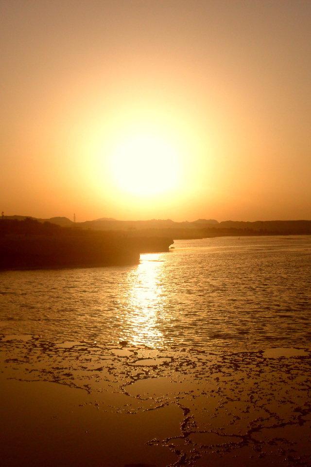 Закат на пляже на курорте Эль Кусейр, Египет