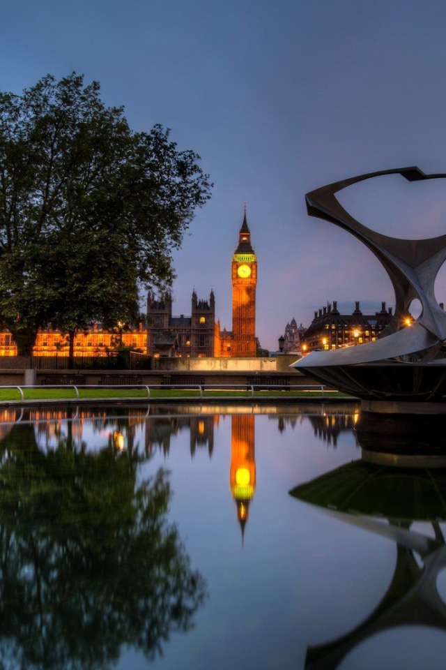 Искусственный пруд в Лондоне