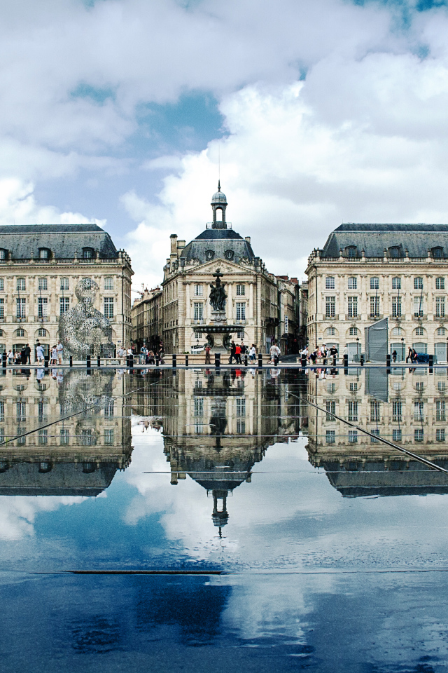 Площадь в Бордо, Франция