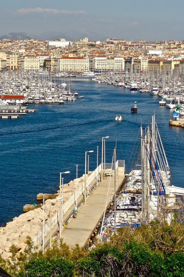 Бухта в городе Марсель, Франция