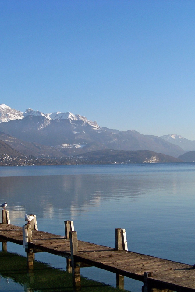 Причал в городе Аннеси, Франция