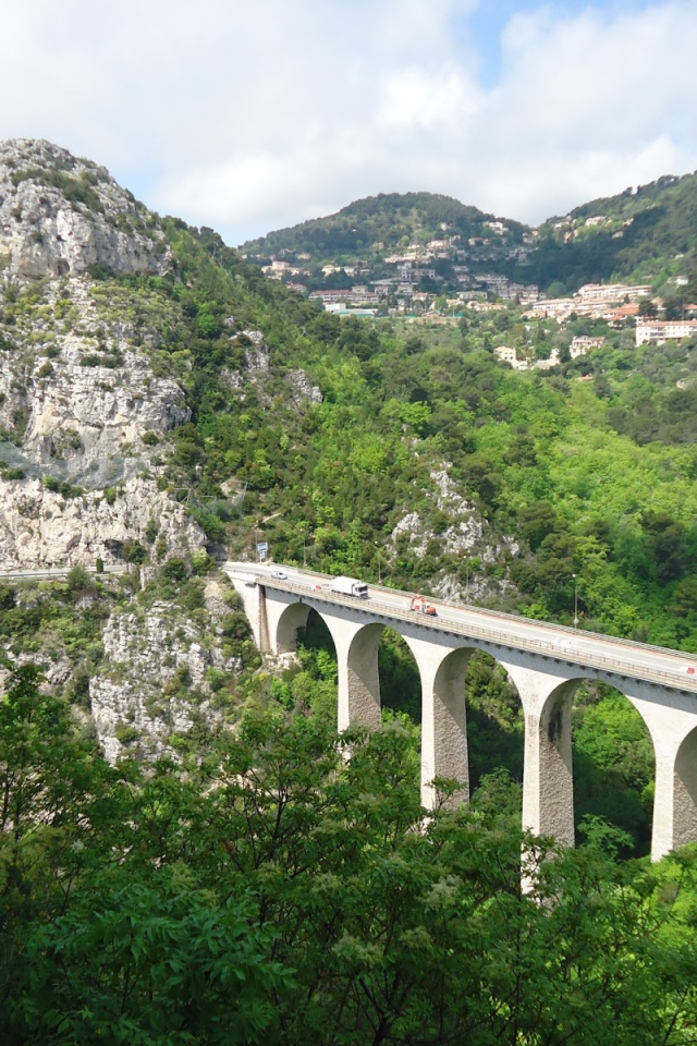 Мост на курорте Эз, Франция