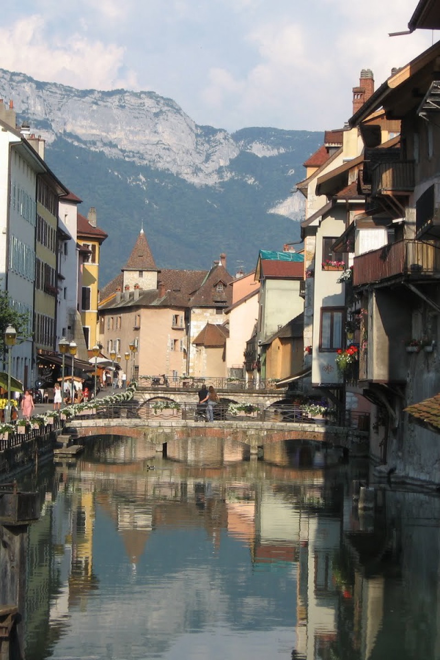 Канал в городе Аннеси, Франция