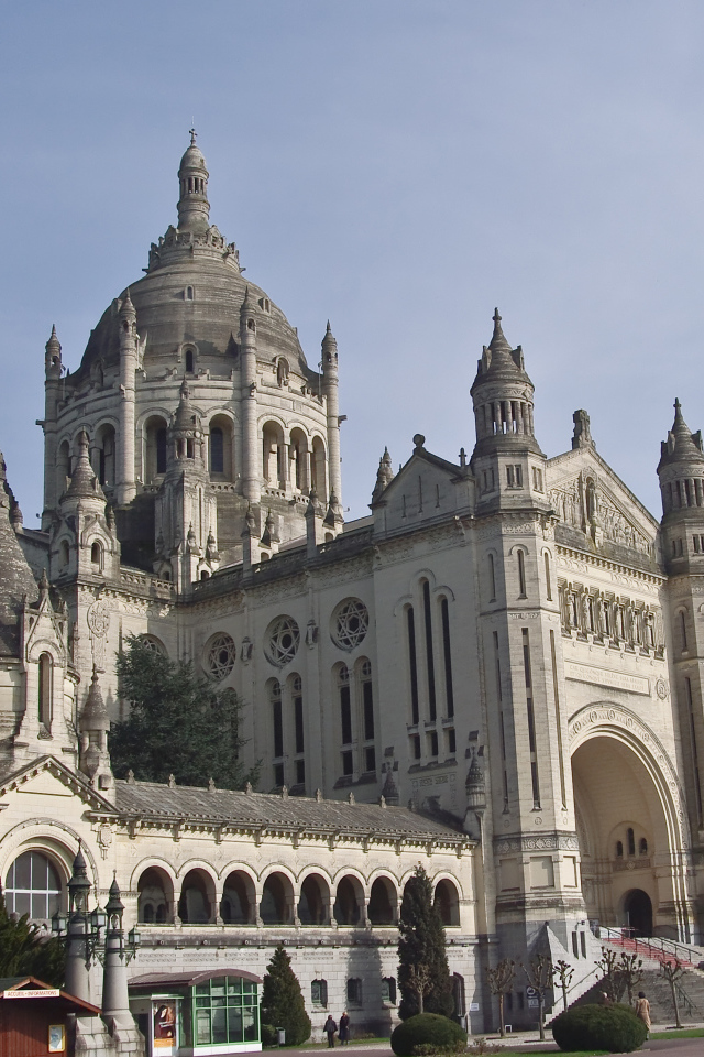 Собор в Нормандии, Франция