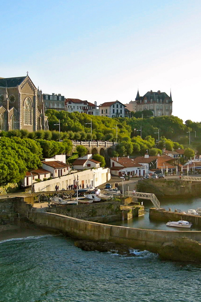 Собор у берега на курорте Биарриц, Франция